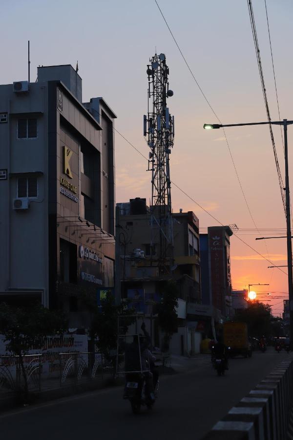 Kans One - Madipakkam Acomodação com café da manhã  Chennai
