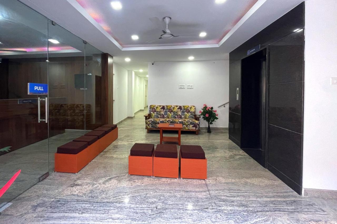 K11 Express - Opp Express Avenue Hotel 2*
