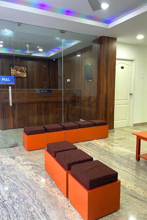 K11 Express - Opp Express Avenue Hotel
