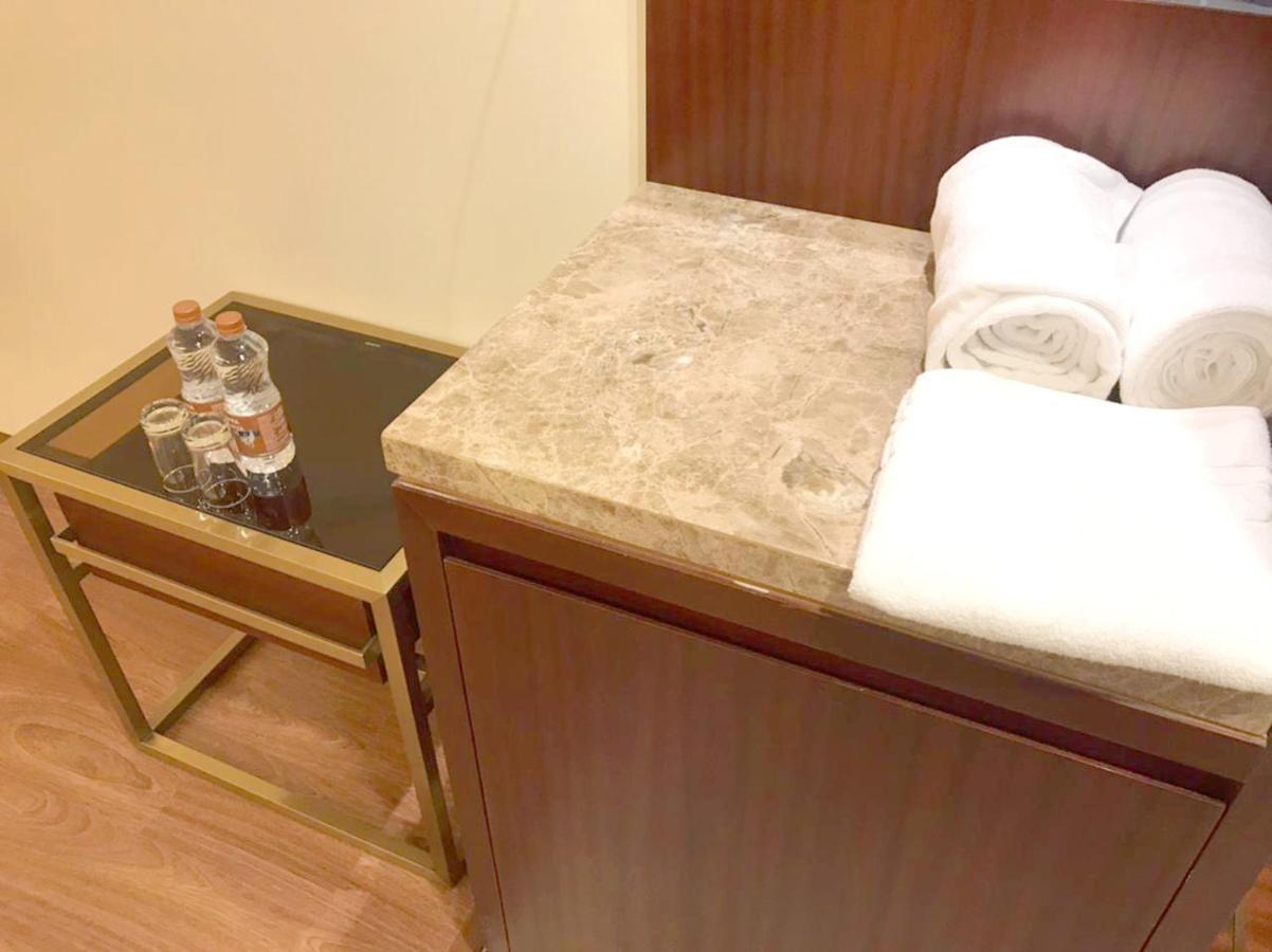 Kay-em Spectra Hotel