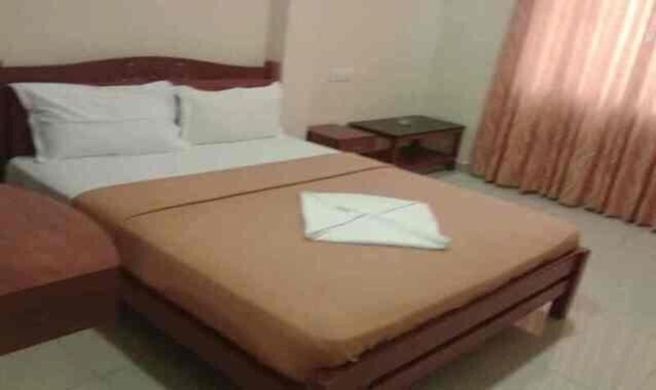 Fabhotel Smack Residency