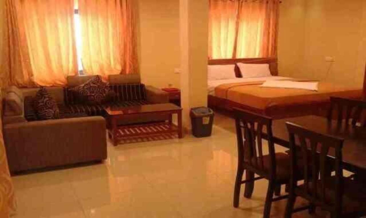 Hotel Fabhotel Smack Residency 3*