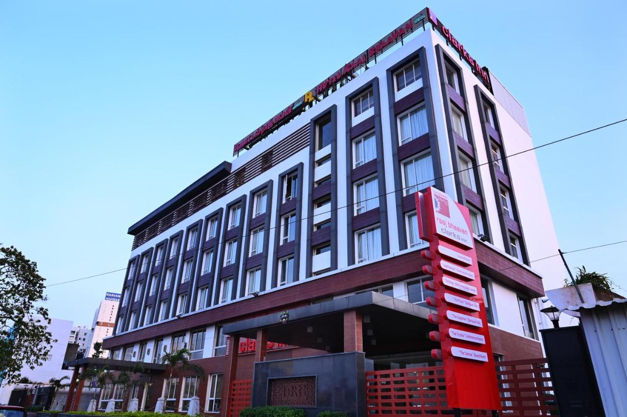 Raaj Bhaavan Clarks Hotel