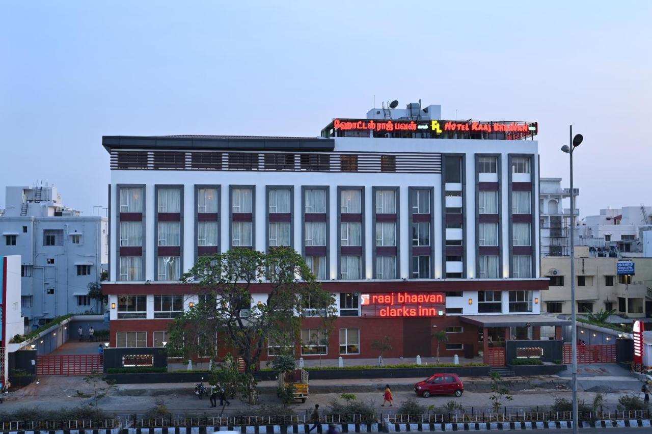 Raaj Bhaavan Clarks