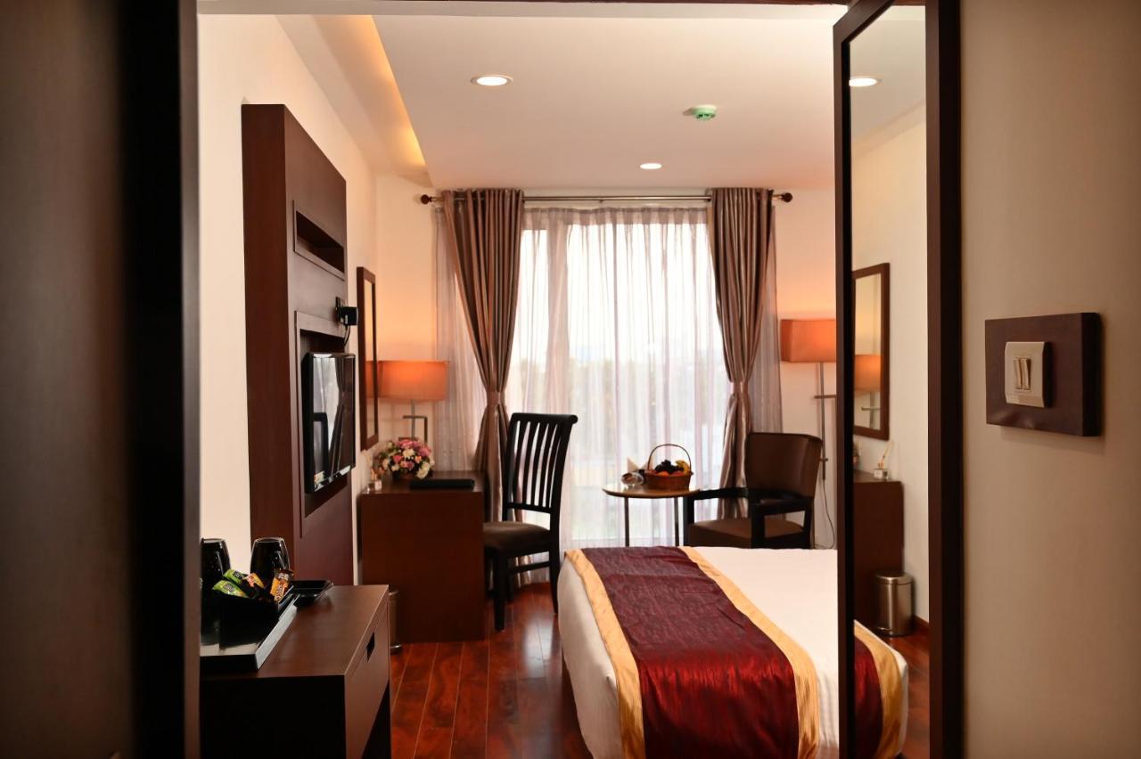 Hotel Raaj Bhaavan Clarks