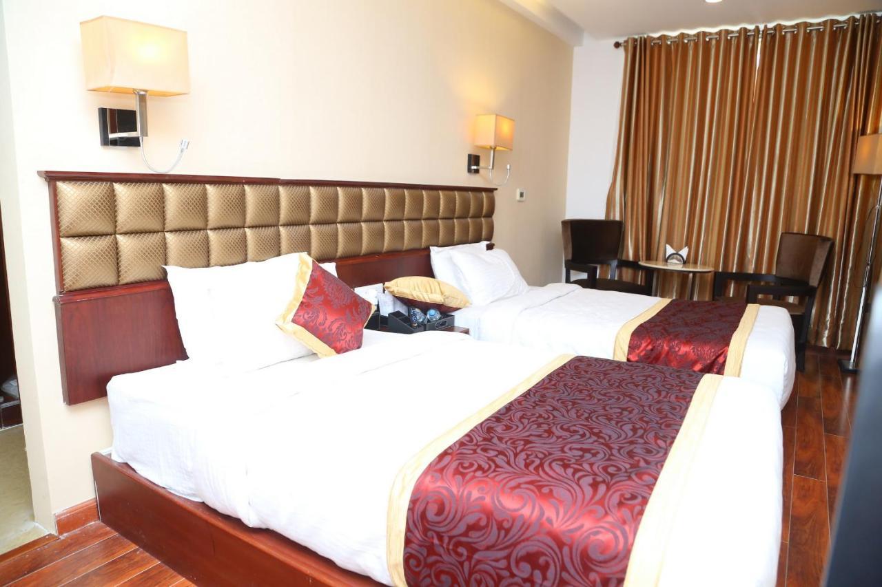 Raaj Bhaavan Clarks Hotel 3*