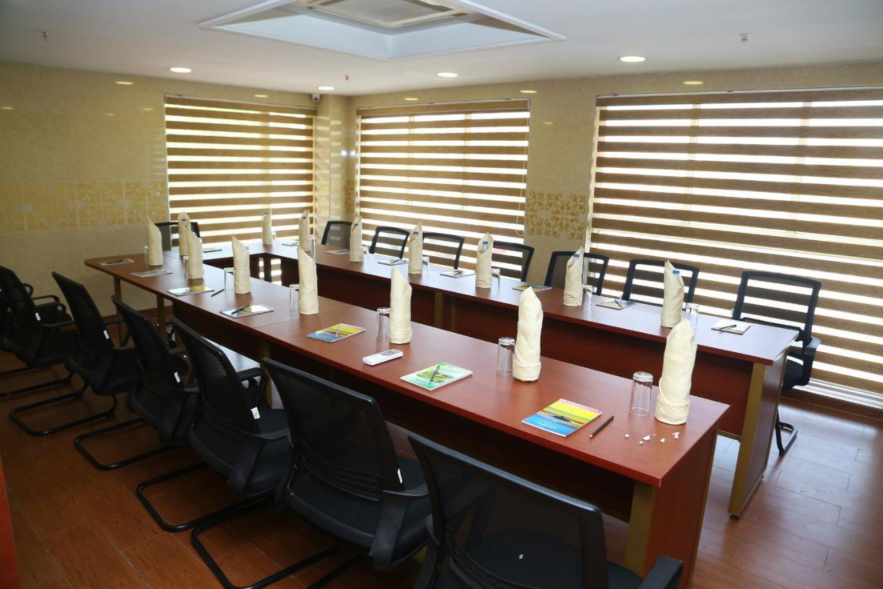 Raaj Bhaavan Clarks Hotel