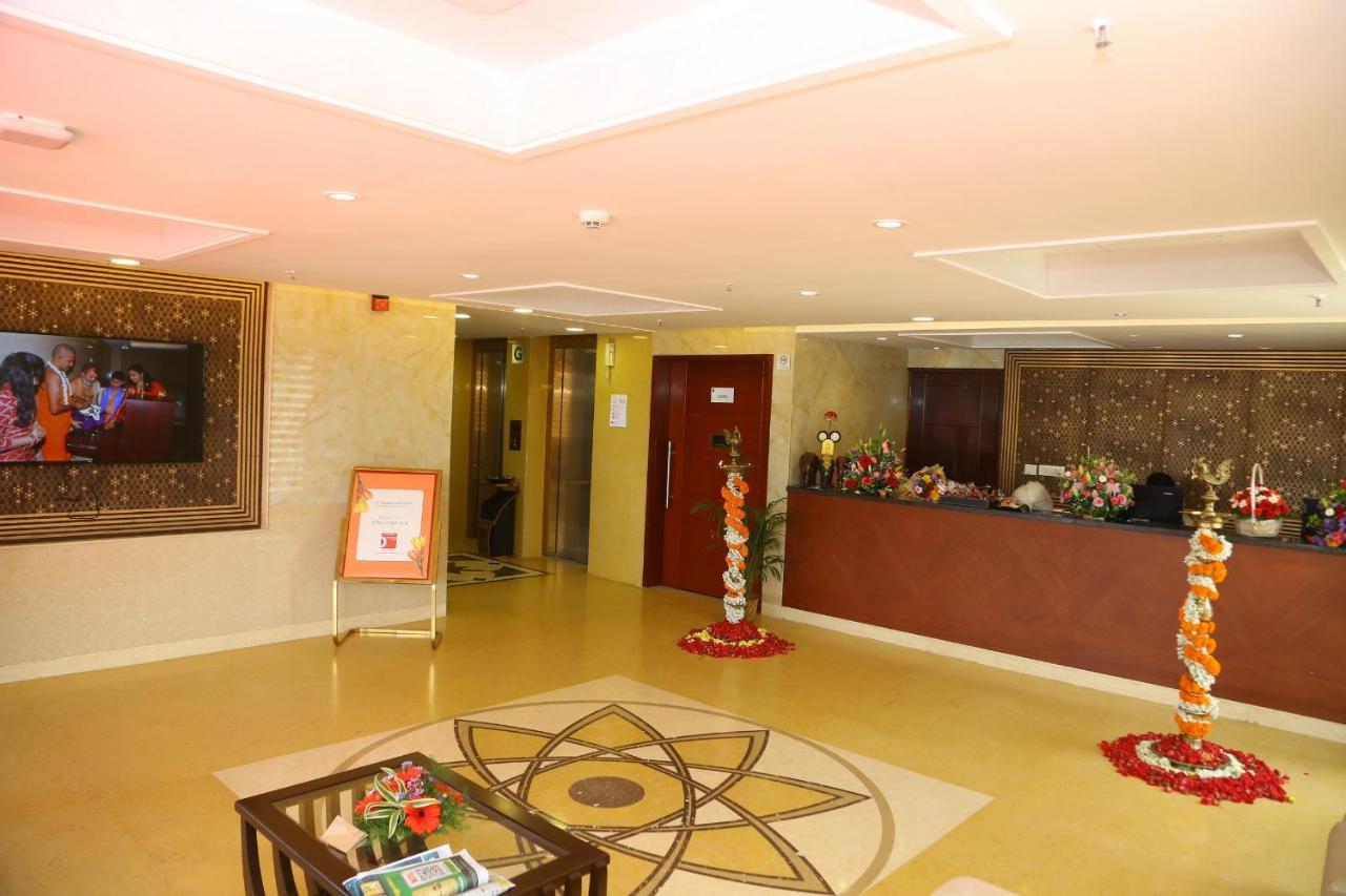Raaj Bhaavan Clarks Hotel 3*