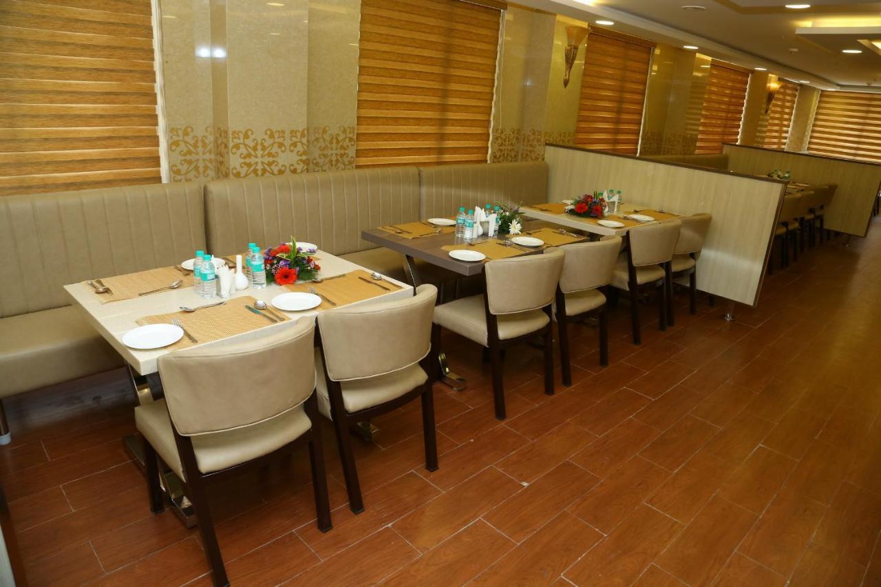 Hotel Raaj Bhaavan Clarks