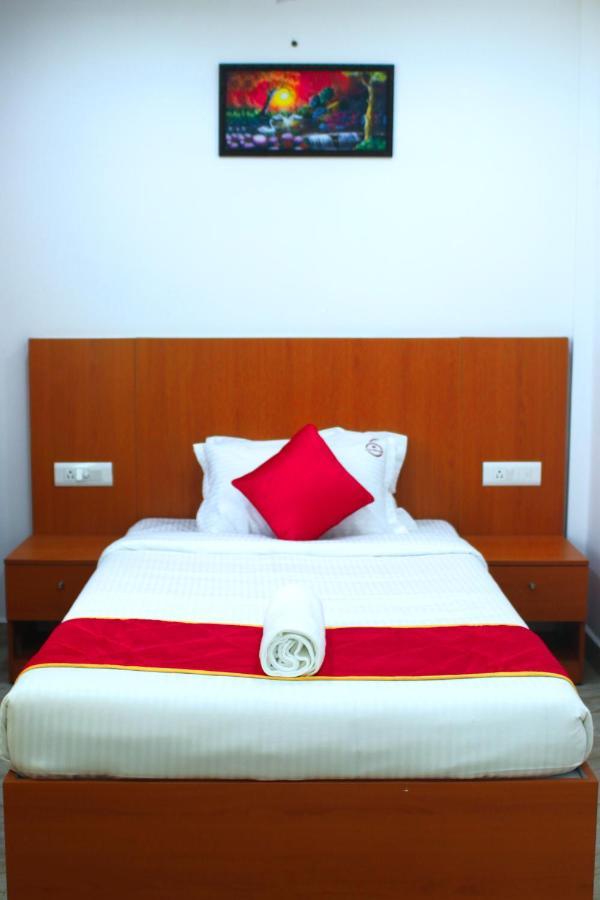 Hotel K11 Express - Opp Express Avenue