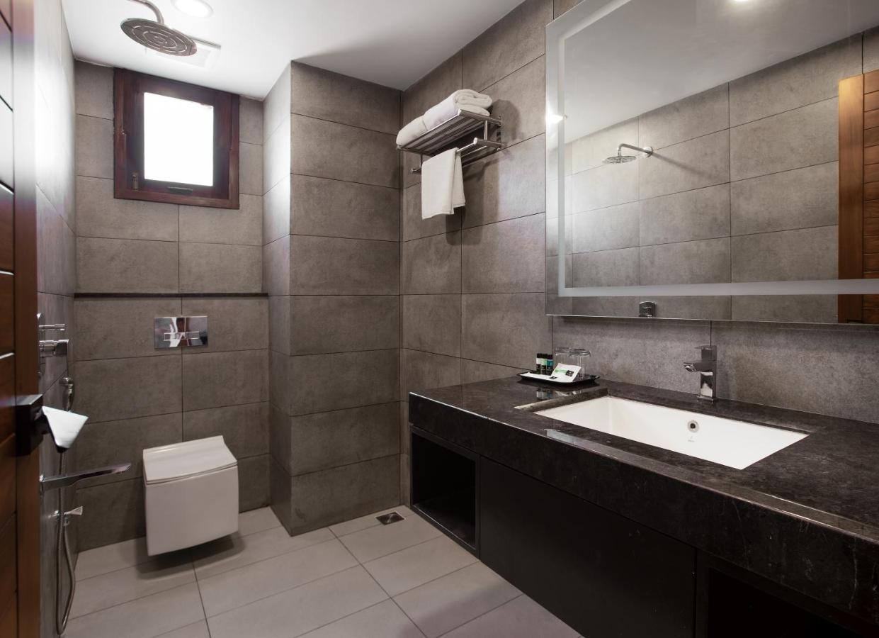 Hotel The Grand 4*