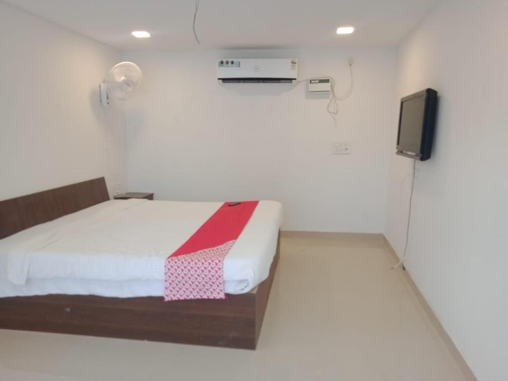 Estadia no rancho Olive - Spacious 7 Bhk Ac With 1 Acre Garden, Swimming Pool And Outdoor Games