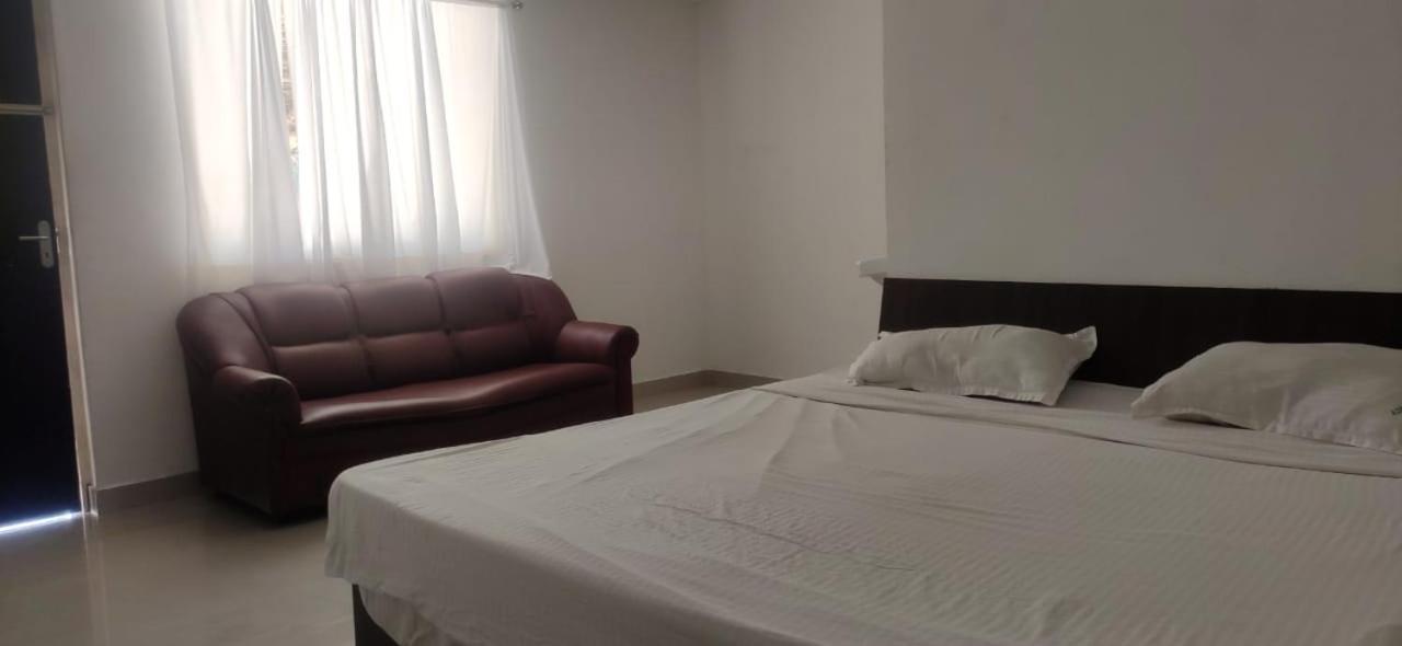 Olive - Spacious 7 Bhk Ac With 1 Acre Garden, Swimming Pool And Outdoor Games * Chennai