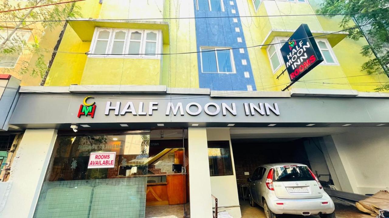 Half Moon Hotel 3*
