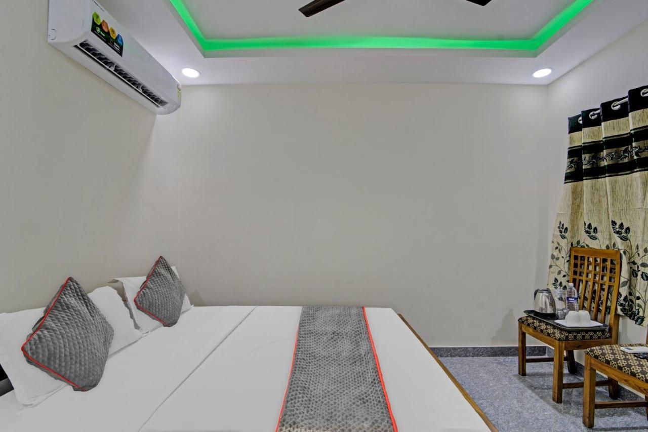 Super Townhouse 1096 Redfox Nungambakkam Near Apollo & Shankar Nethralaya Hospital Hotel Chennai