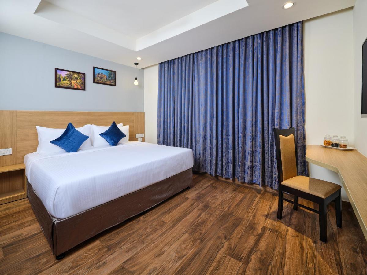 Essentia Premier Omr Hotel