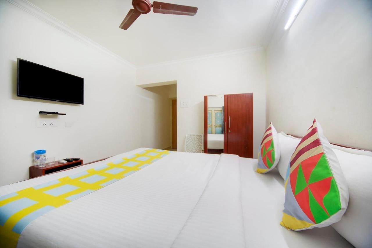 Hotel Yadvik *