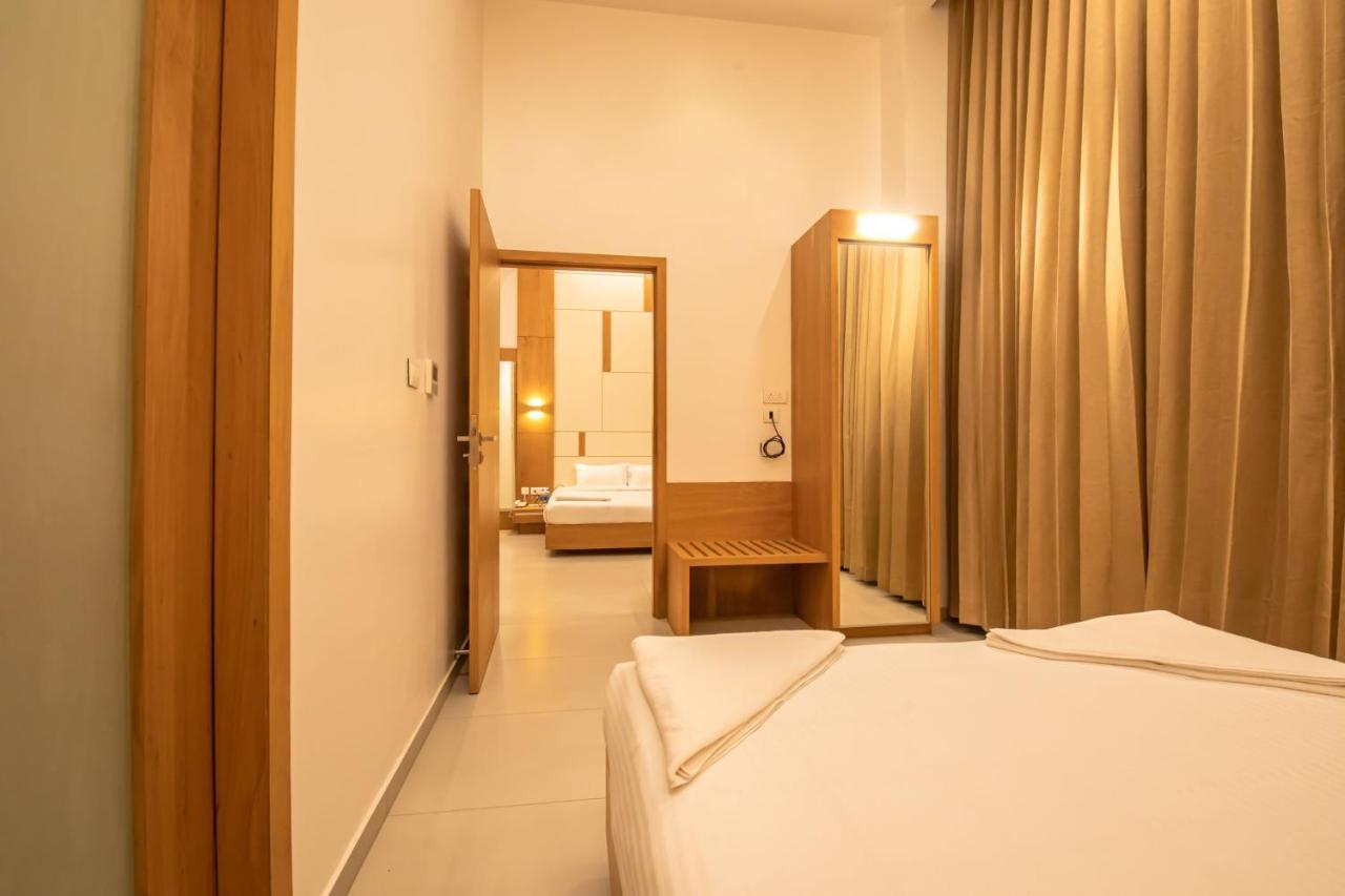 Rathna Residency - Near Us Consulate *