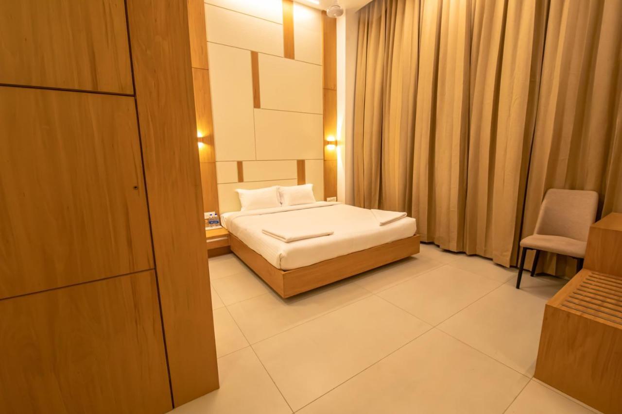 Rathna Residency - Near Us Consulate