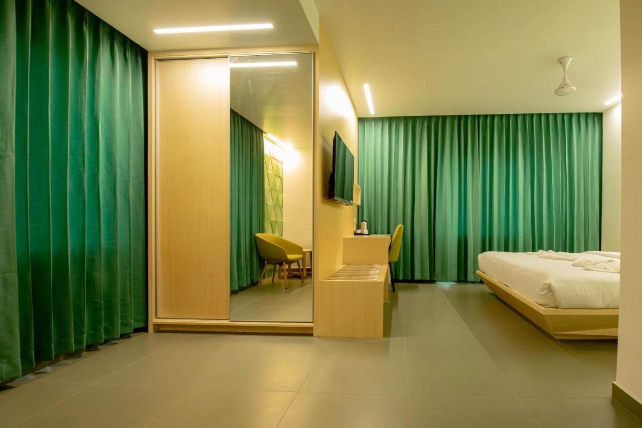 Rathna Residency - Near Us Consulate *