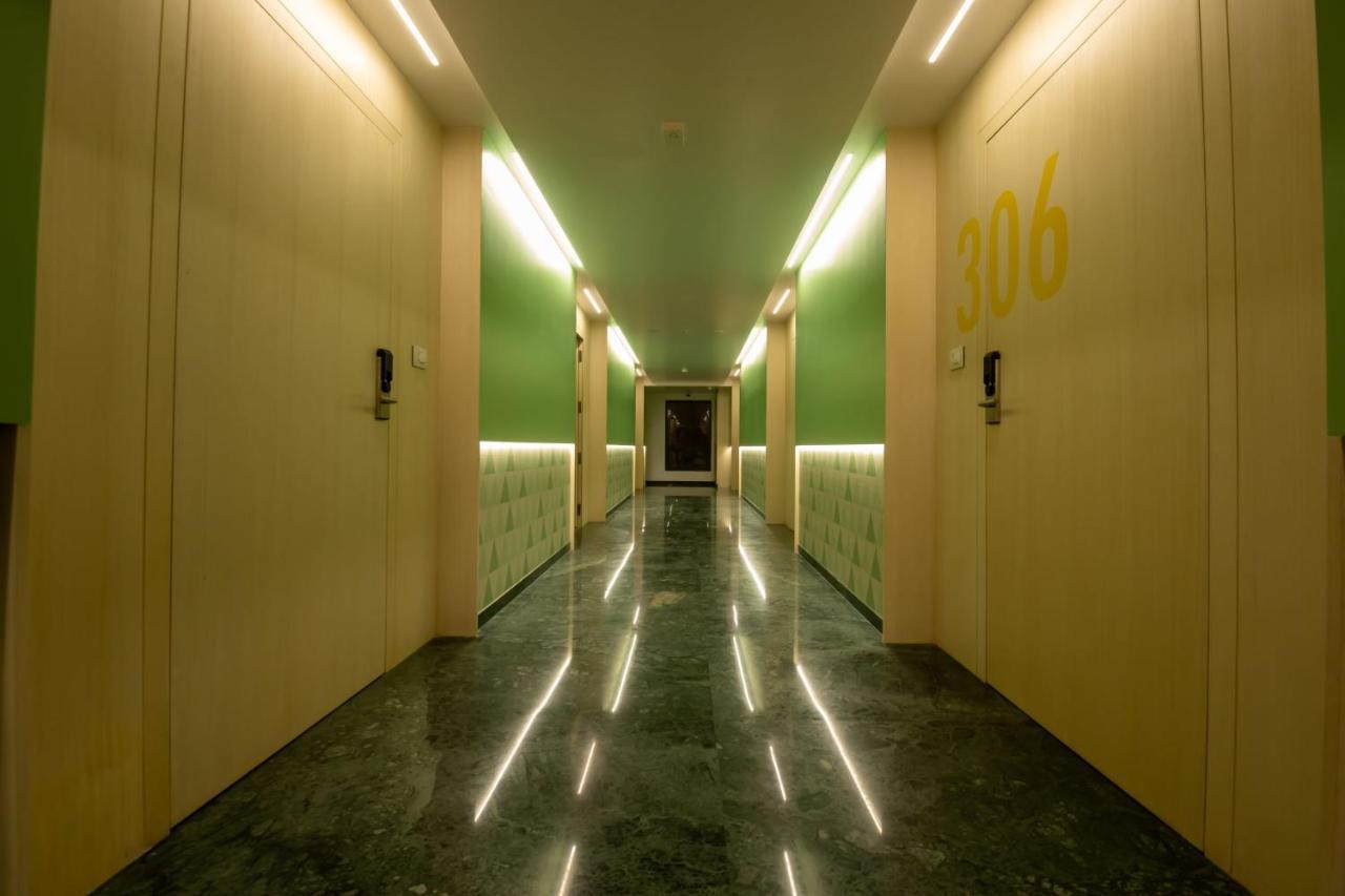 Rathna Residency - Near Us Consulate Hotel