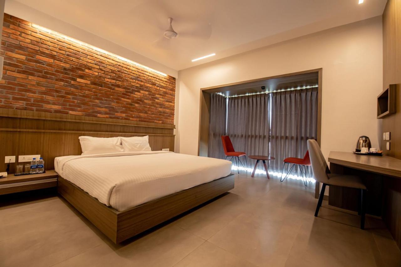 Rathna Residency - Near Us Consulate Hotel Chennai