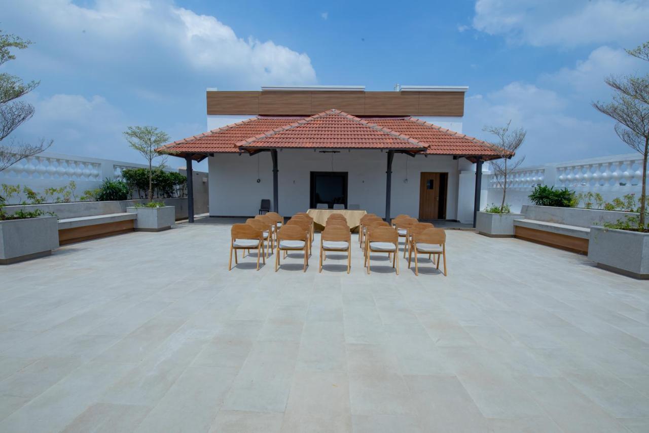 Rathna Residency - Near Us Consulate Hotel