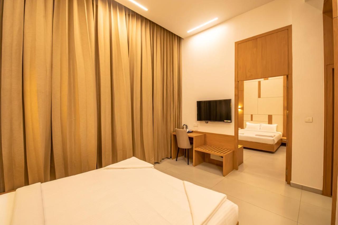 Hotel Rathna Residency - Near Us Consulate *
