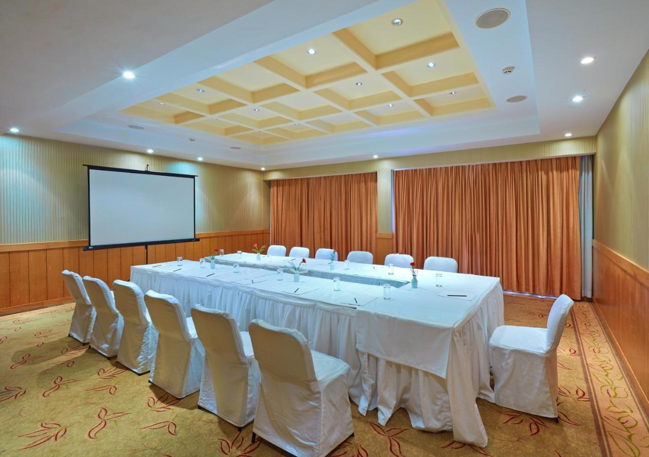 Park Plaza Omr