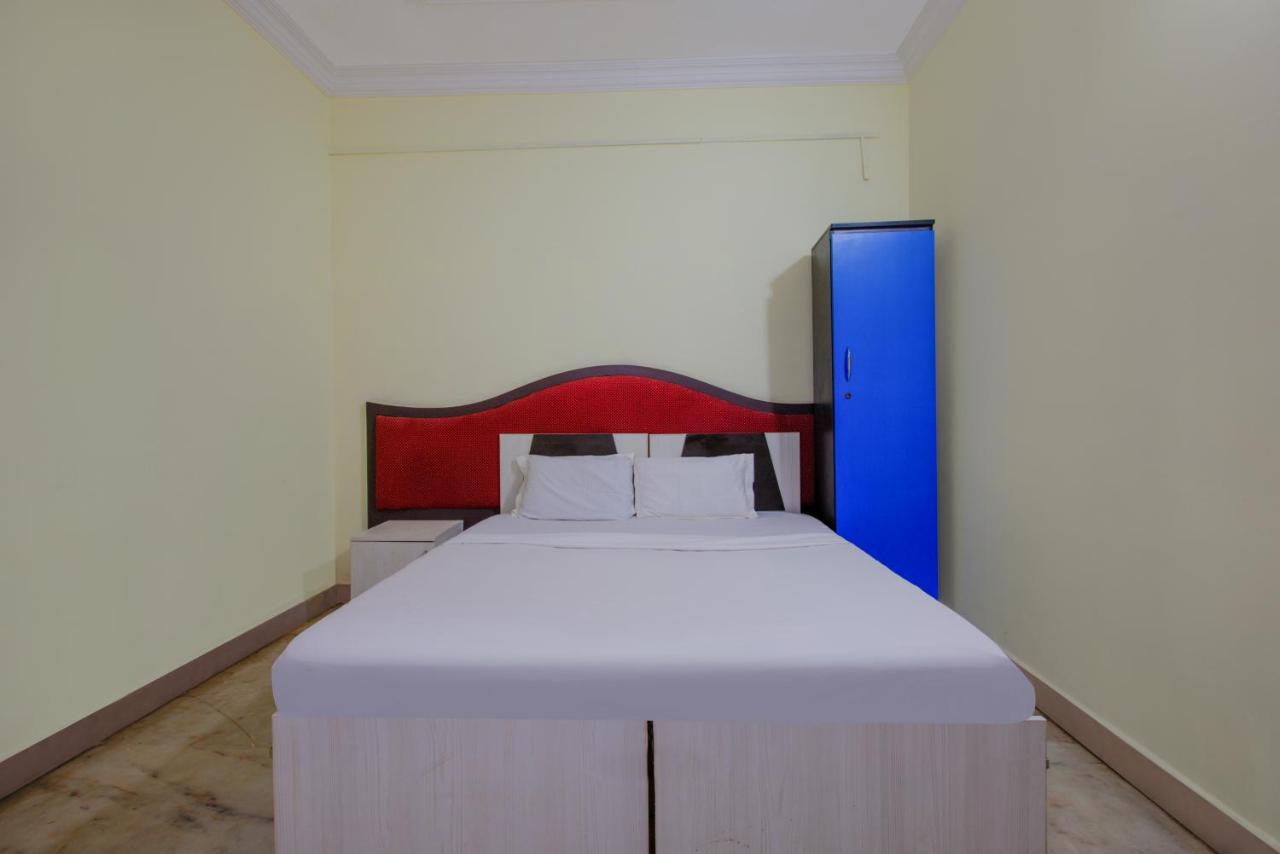 The Dolphin Park Hotel, Virugambakkam Hotel *