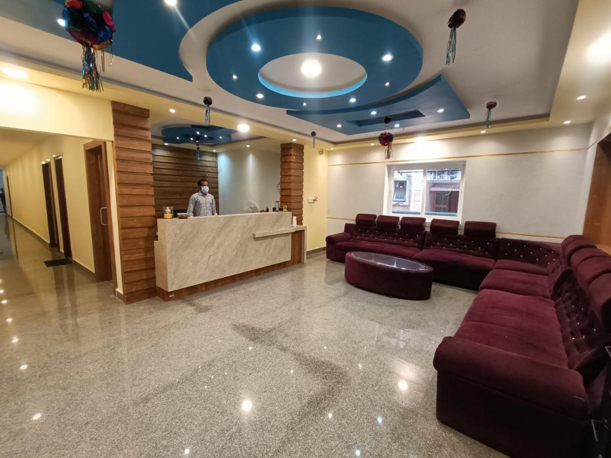 The Dolphin Park Hotel, Virugambakkam Hotel