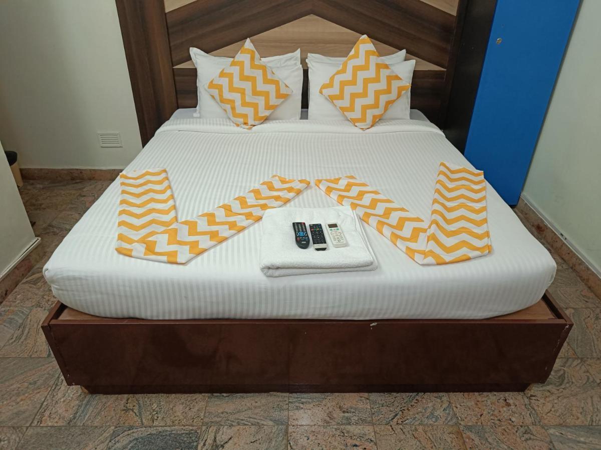 The Dolphin Park Hotel, Virugambakkam