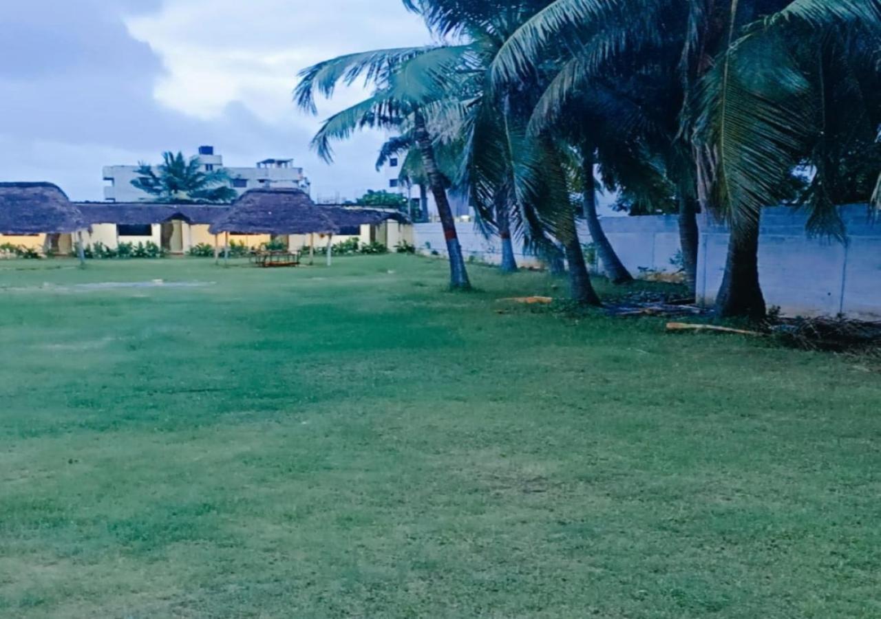 Olive - Spacious 7 Bhk Ac With 1 Acre Garden, Swimming Pool And Outdoor Games Chennai