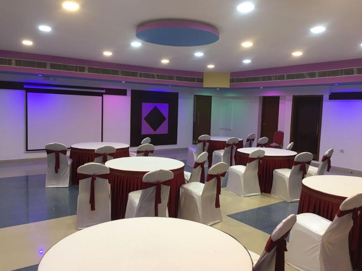 Hotel The Dolphin Park Hotel, Virugambakkam Chennai