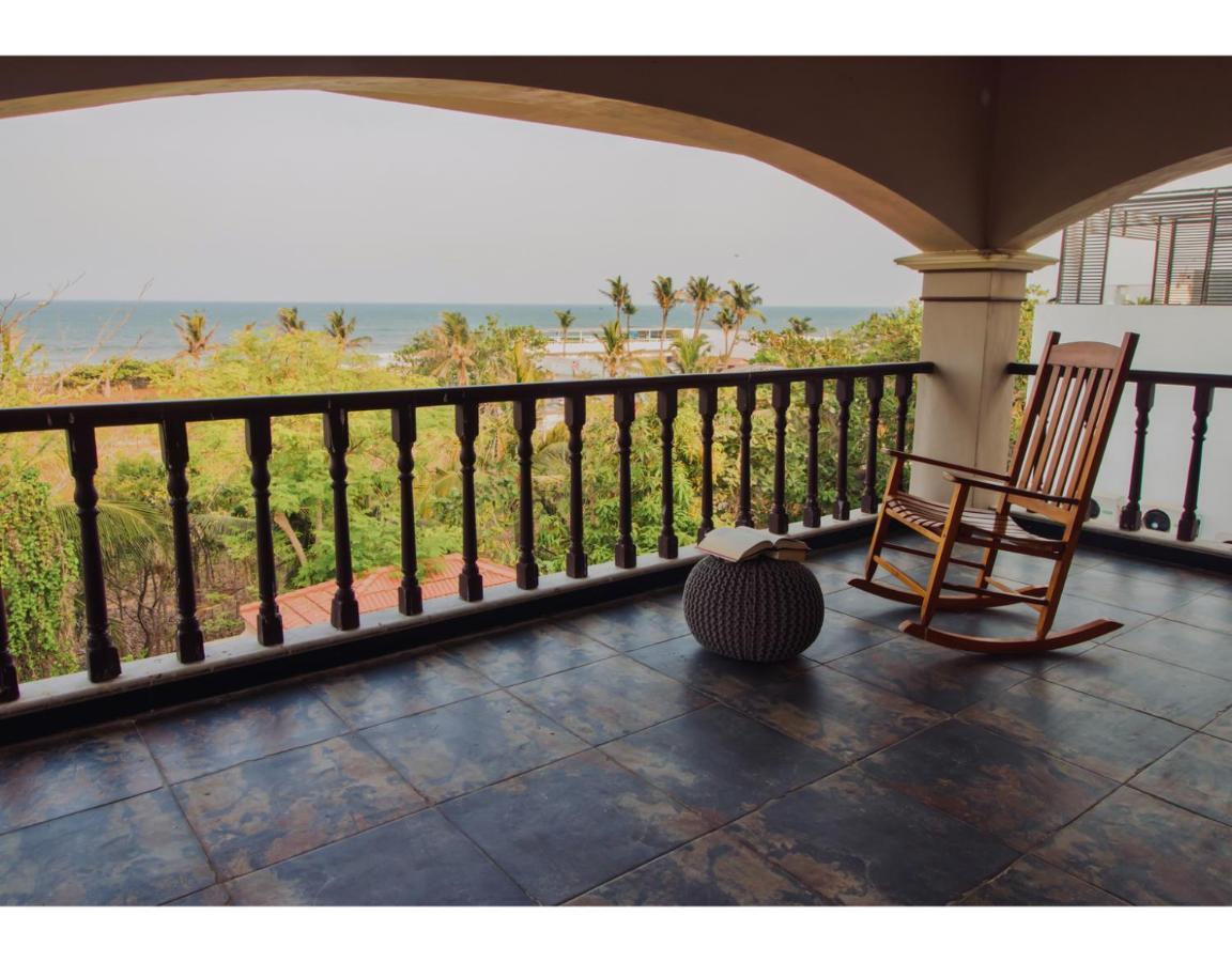 Costa Luxury Seafront Homestay *