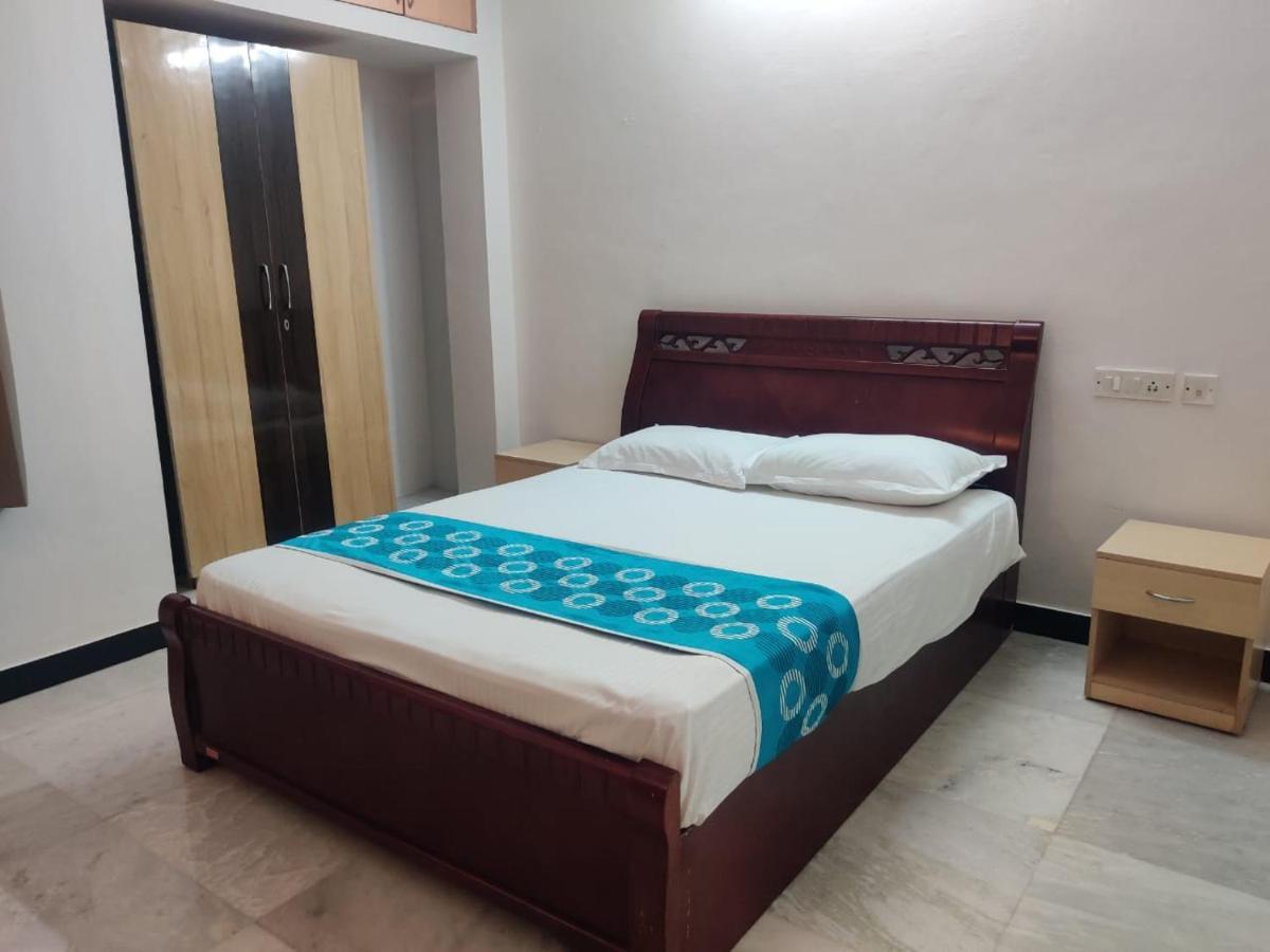 Roshini Serviced Guest house Chennai