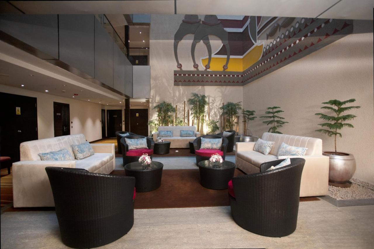 Somerset Greenways Apartment