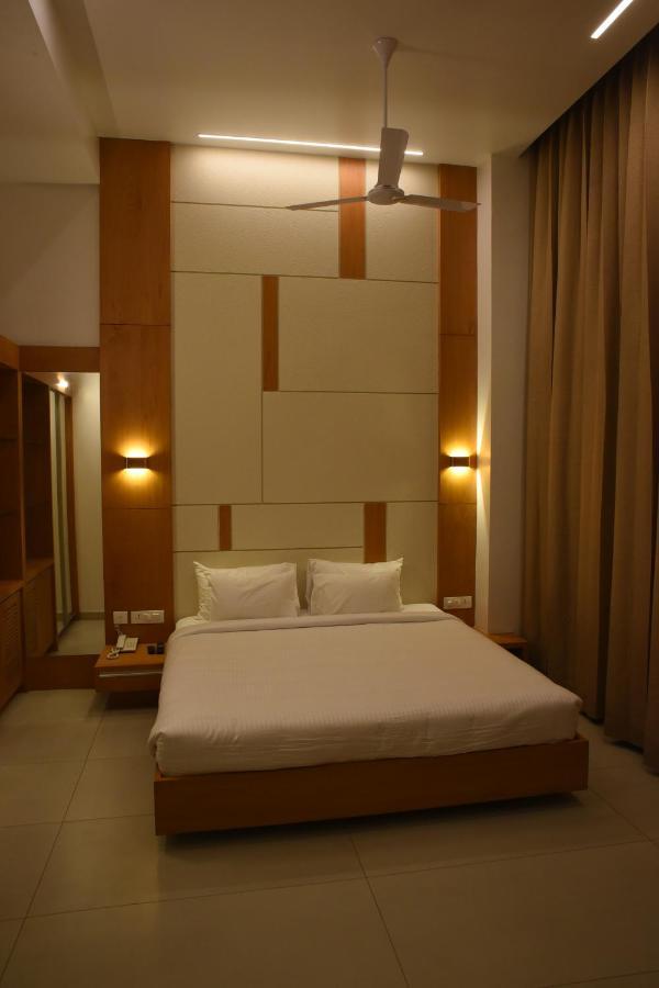 Rathna Residency - Near Us Consulate * Chennai