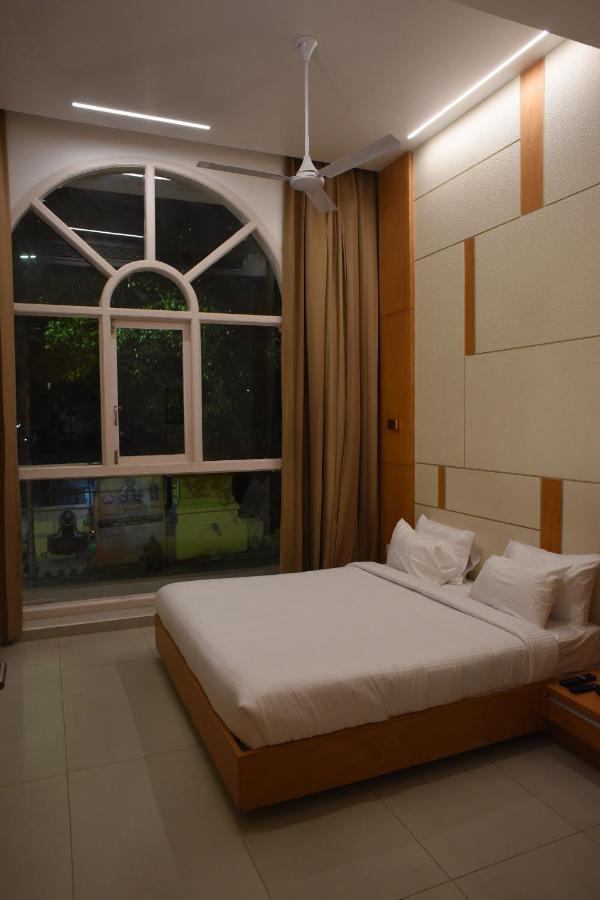 Hotel Rathna Residency - Near Us Consulate *