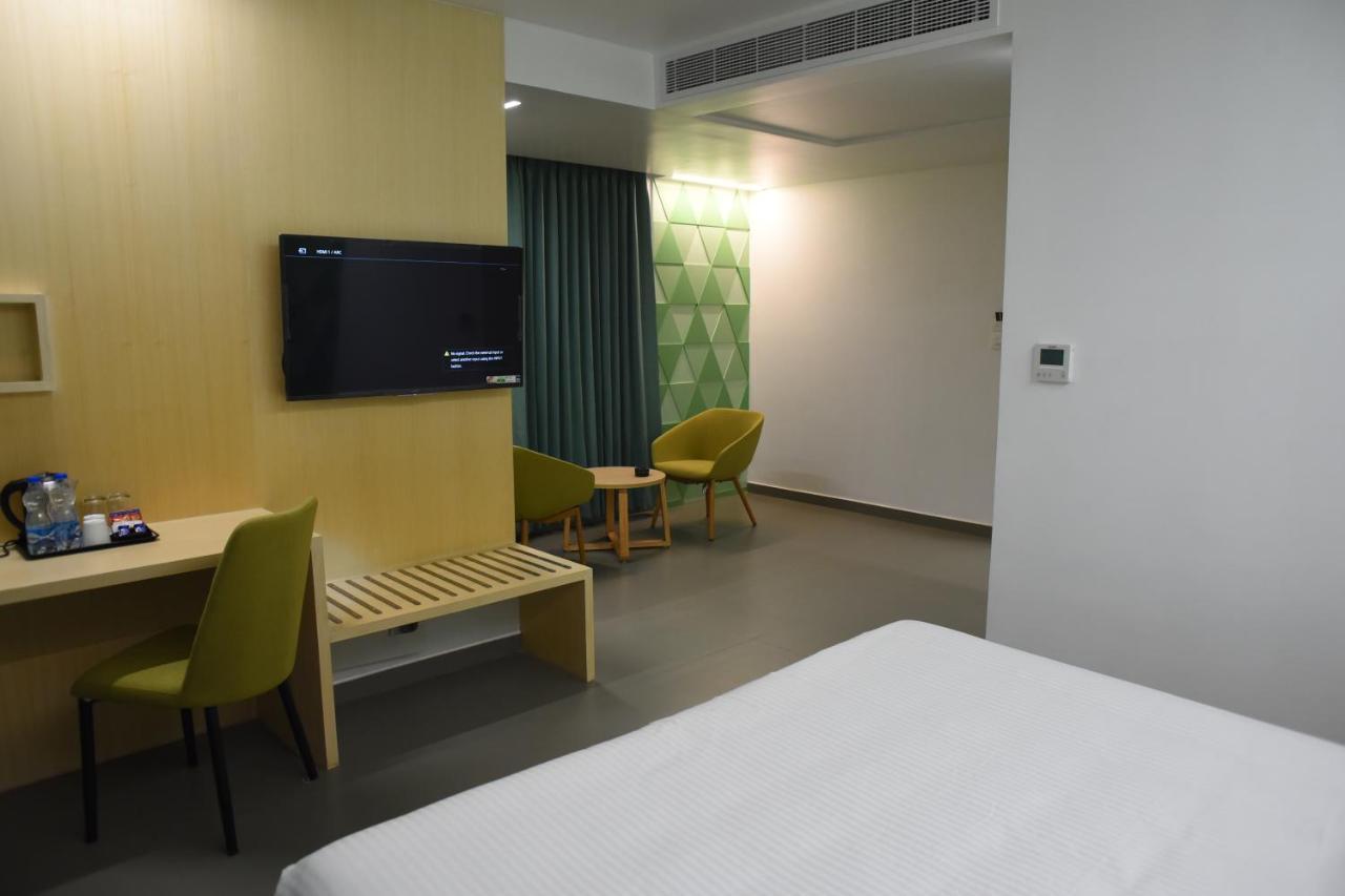 Hotel Rathna Residency - Near Us Consulate *
