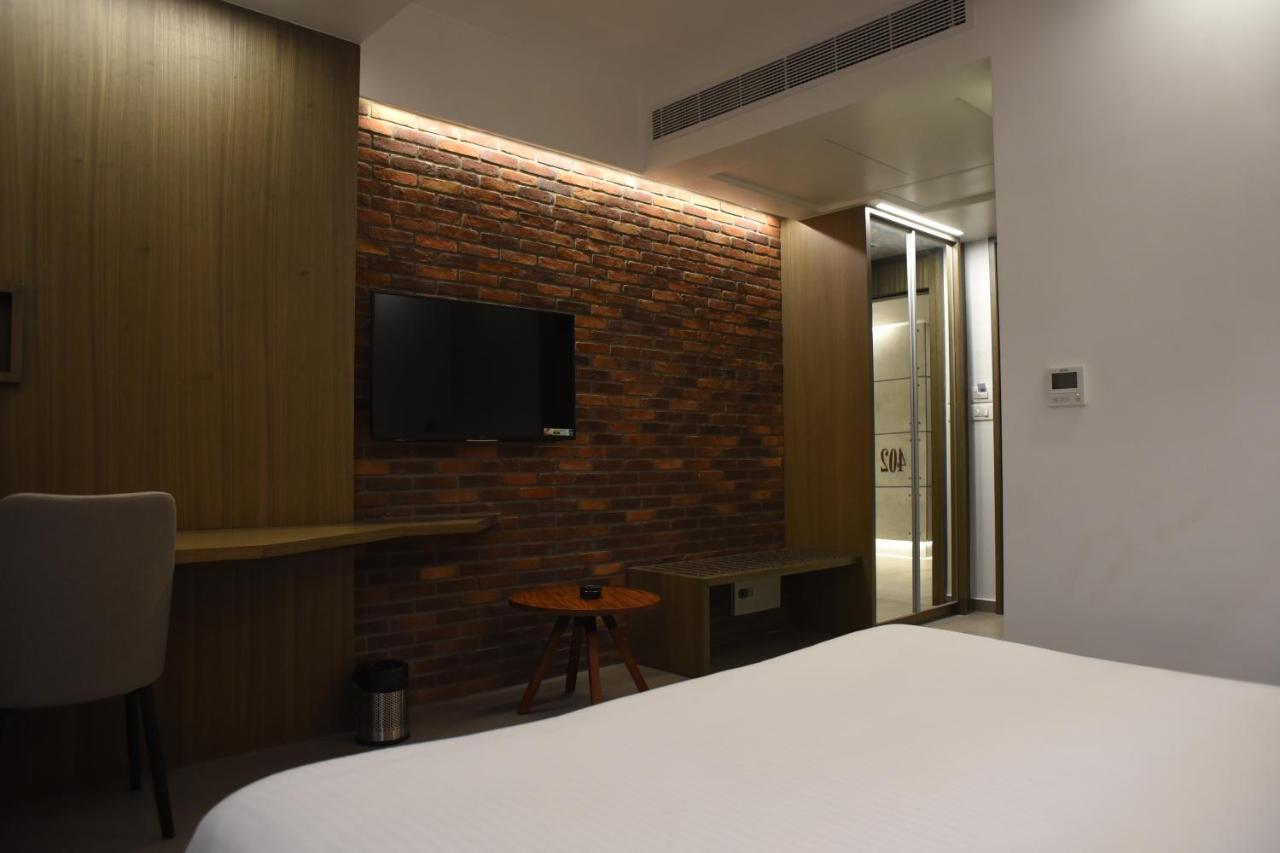 Rathna Residency - Near Us Consulate *