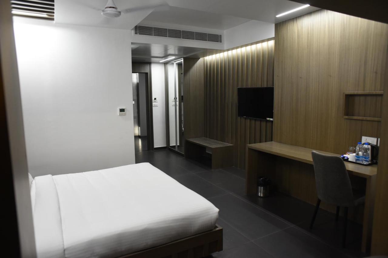 Rathna Residency - Near Us Consulate *