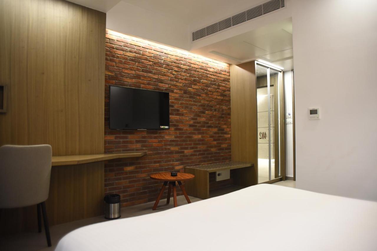 Rathna Residency - Near Us Consulate * Chennai