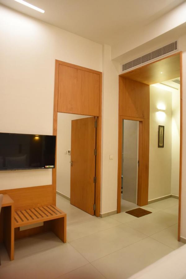 Rathna Residency - Near Us Consulate *