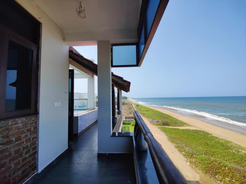 Coastal Paradise Beach House Muttukadu Holiday home *