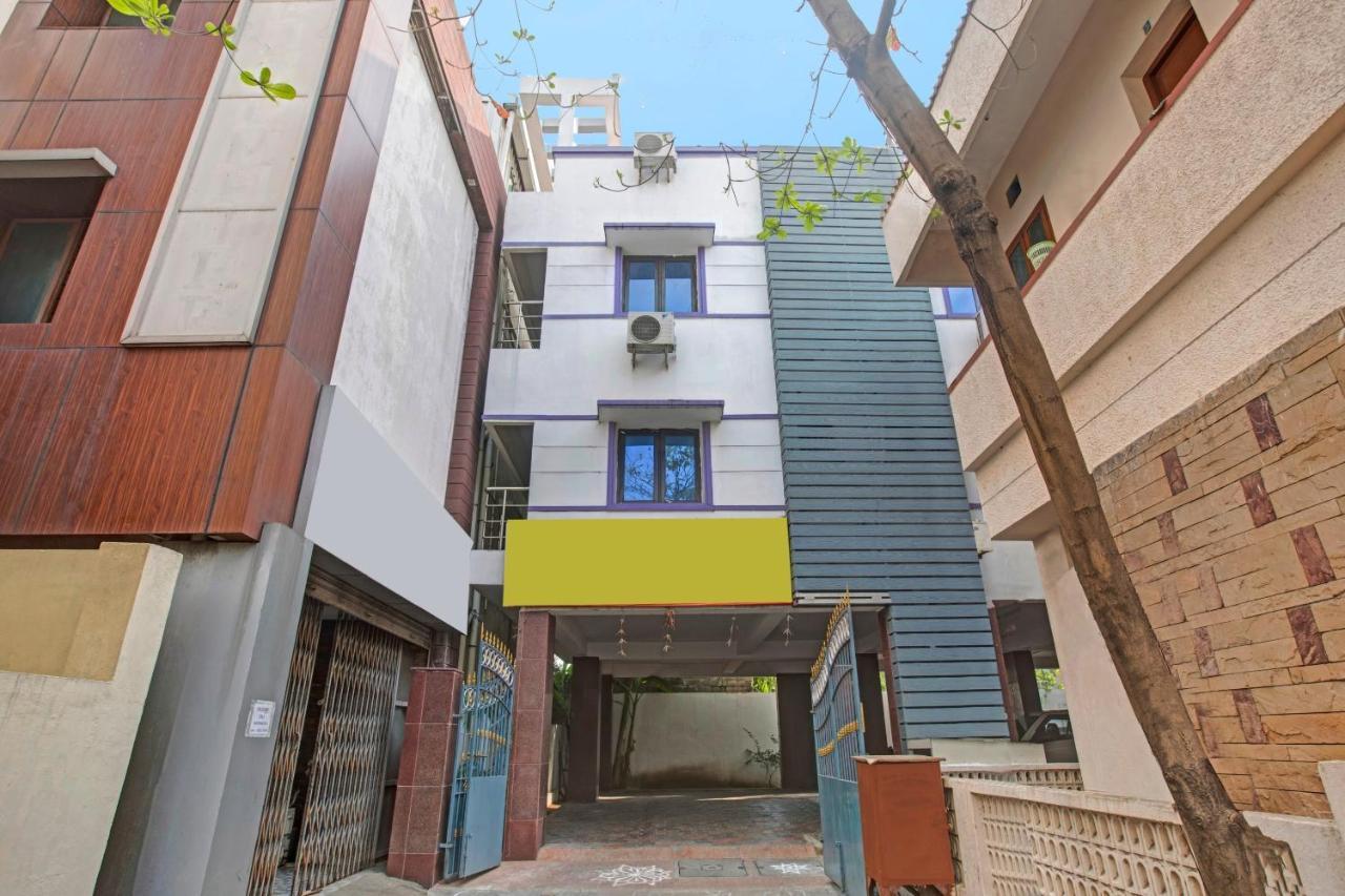 Townhouse 834 Jp Paradise Near Pvr Cinemas Skywalk Hotel
