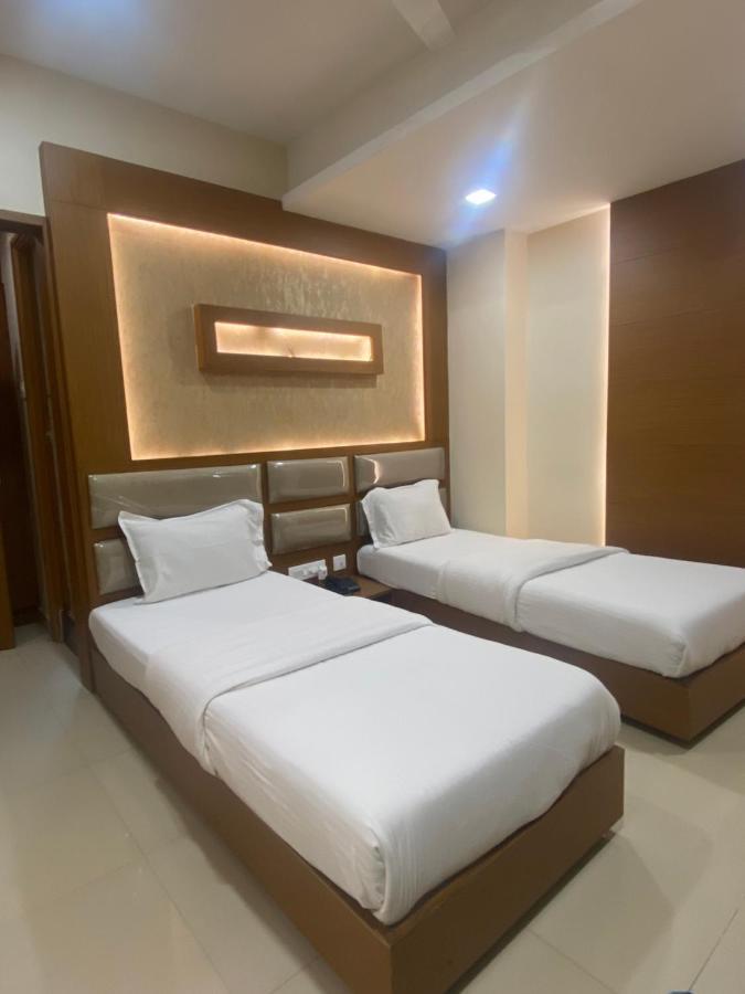 Greens - Business Class - Opposite Ripon Building * Chennai