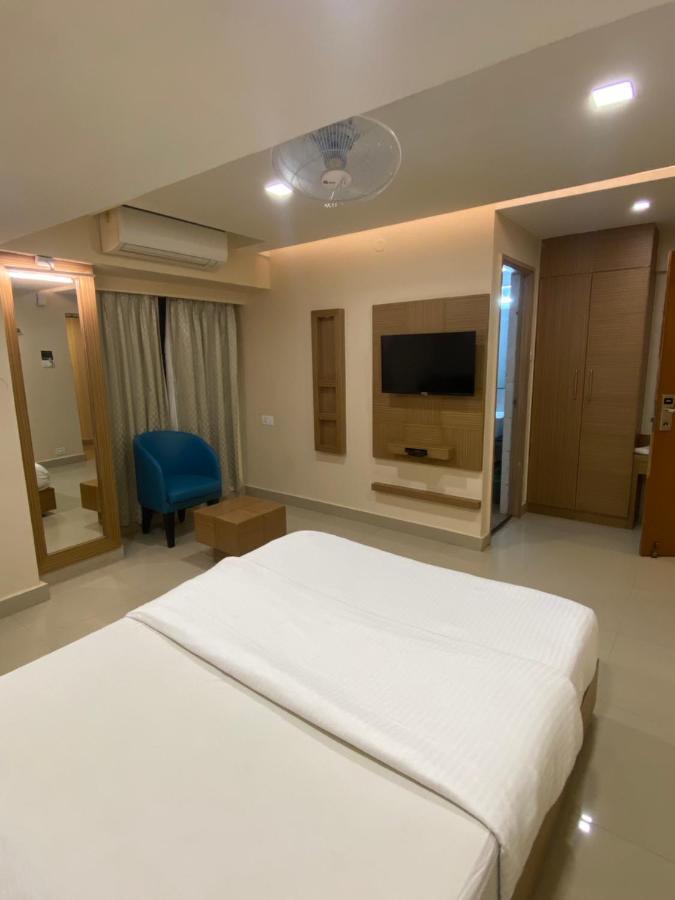 Hotel Greens - Business Class - Opposite Ripon Building *