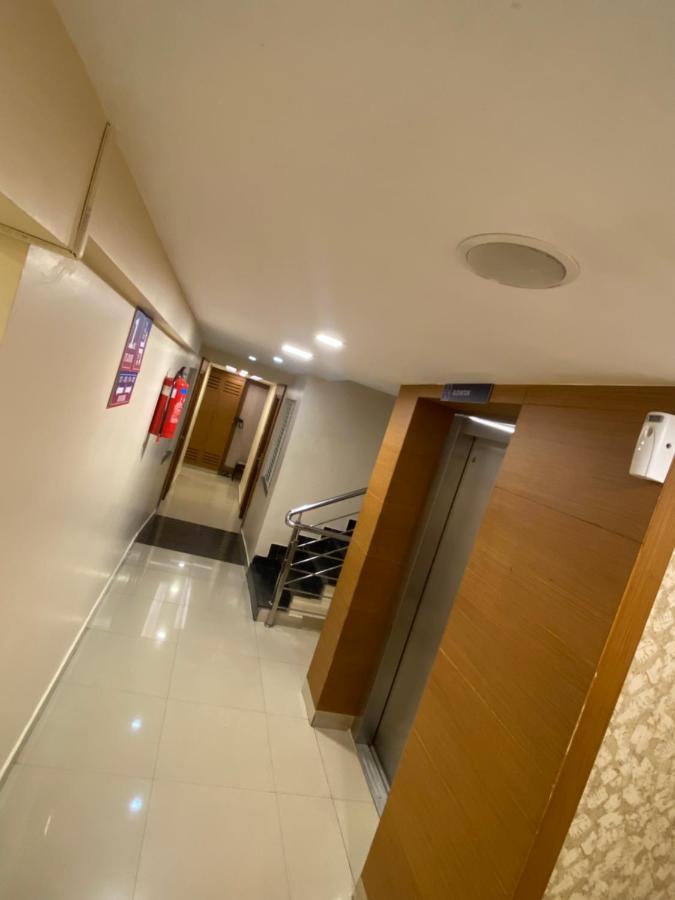 Greens - Business Class - Opposite Ripon Building * Chennai