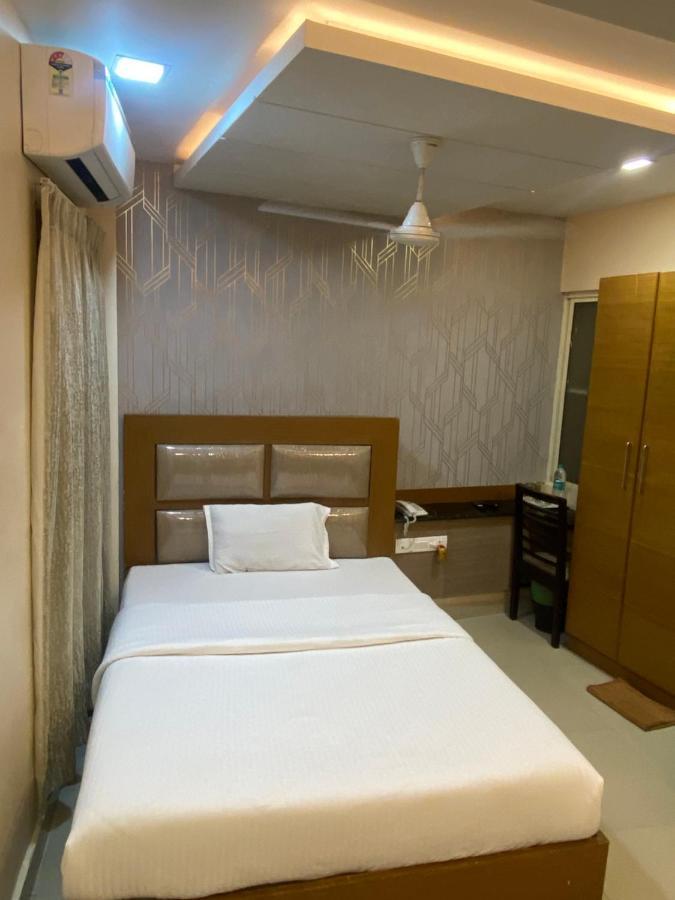 Greens - Business Class - Opposite Ripon Building Chennai